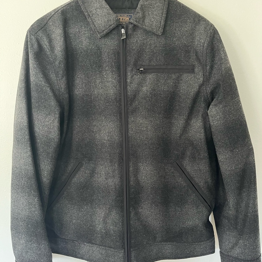 Men's Gray Jacket - image 3